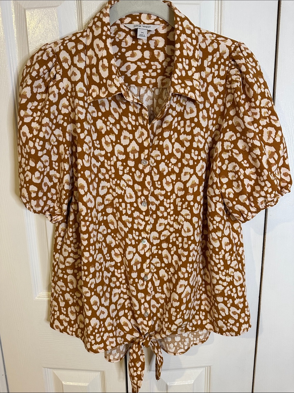 Nine West Rust/Brown & White Leopard-Print Tie-Hem Button-Down Top | M